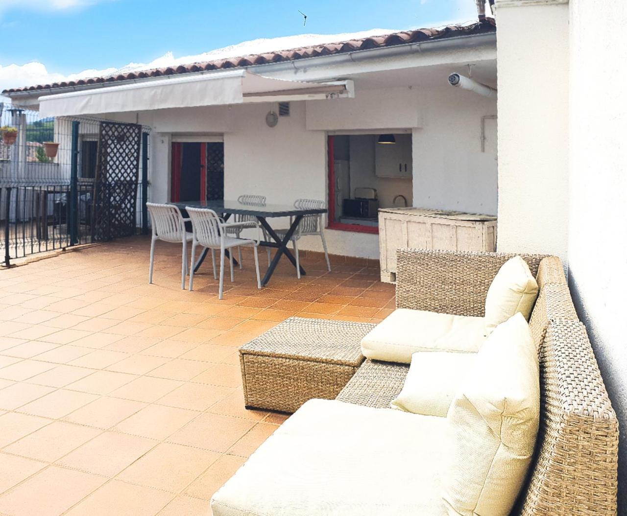 Casa Lola - Terraza panorámica en el centro del pueblo Apartamento Sant Joan de les Abadesses Exterior foto
